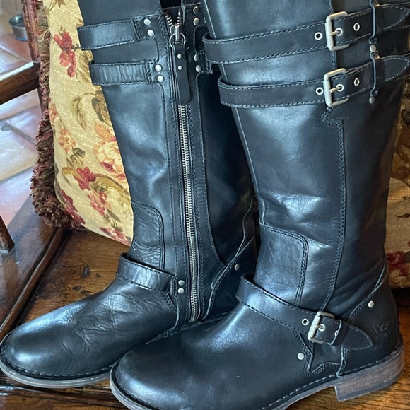 UGG black leather moto boots 8.5 - Picture 3 of 7